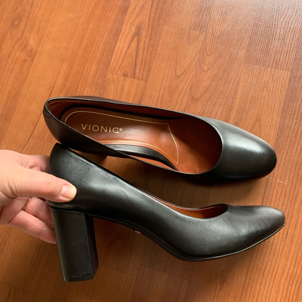Vionic Mariana Black Leather Pumps Dress Shoes Size 10